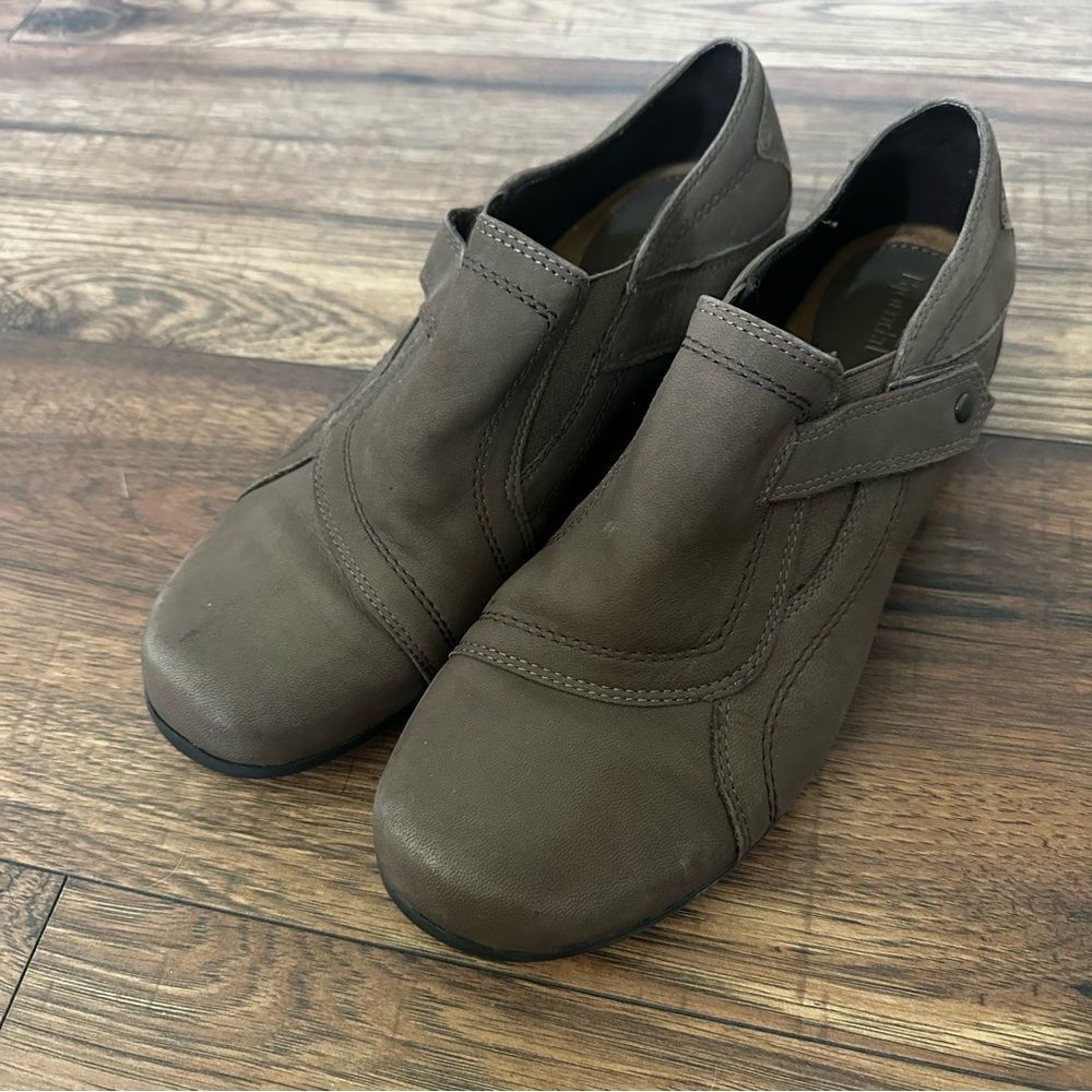 Bjorndal Petra loafer Women's Brown Slip-On Shoes Sz 9 Comfort casual